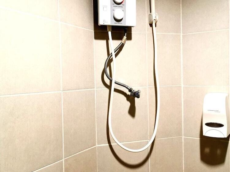 اتاق استاندارد سه نفره, Sunderland Motel