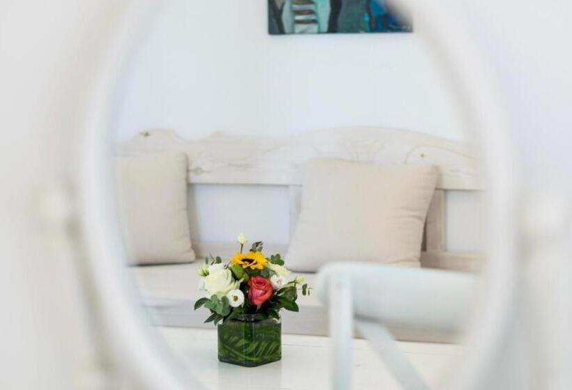 חדר דלוקס עם מרפסת נוף לים, Withinn Mykonos Suites