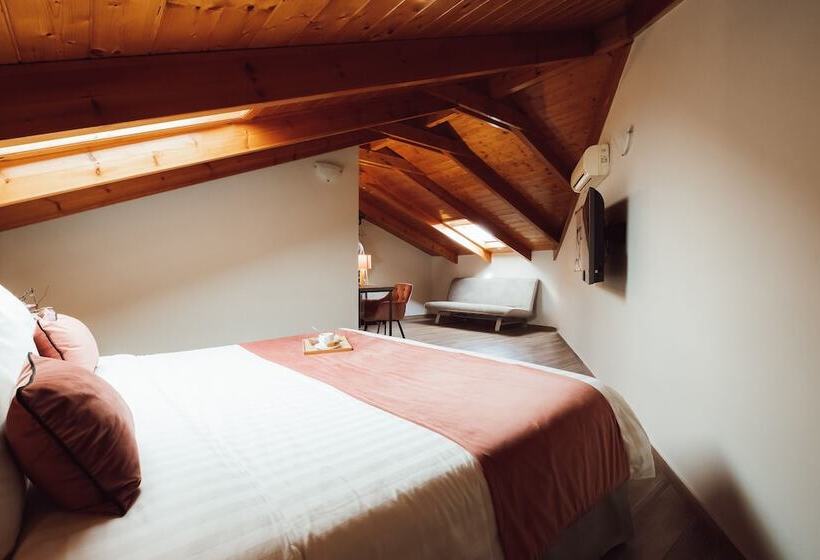 다락방 스탠다드 룸, Akti Hotel Ioannina