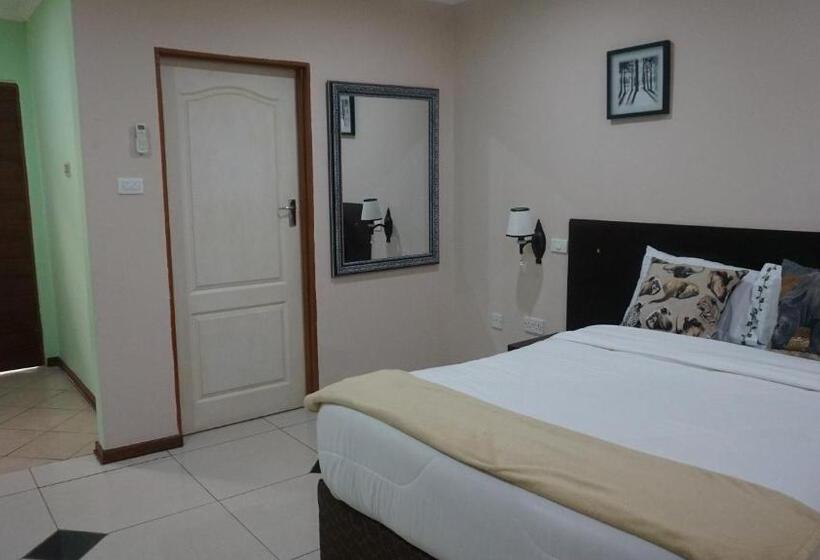 اتاق استاندارد با چشم‌انداز استخر, Tasha Lodge And Tours