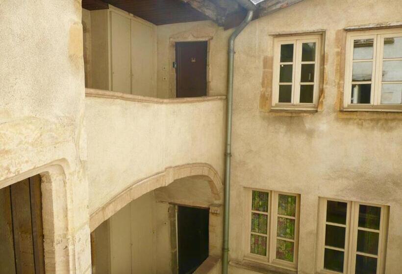 חדר משפתחתי סופריור, La Maison Debourg