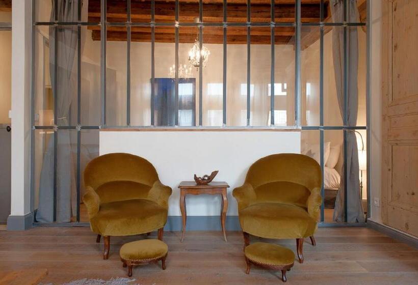 חדר משפתחתי סופריור, La Maison Debourg