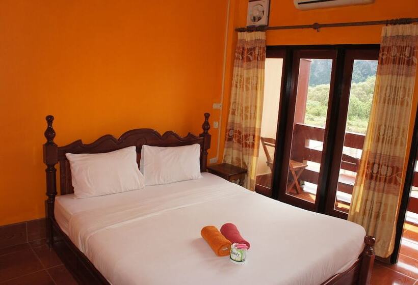 Номер Стандарт Вид на Реку, Popular View Guesthouse