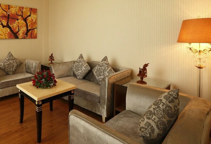 سوئیت سینیور, Horizon Lake View Resort