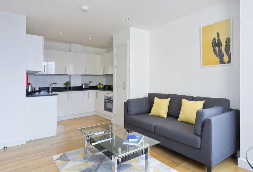 Апартаменты 1 Спальня, Red Lion Court By City2stay