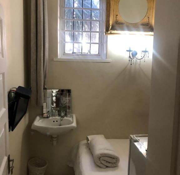 스탠다드 싱글 룸 공동욕실, Ashby Manor Guest House