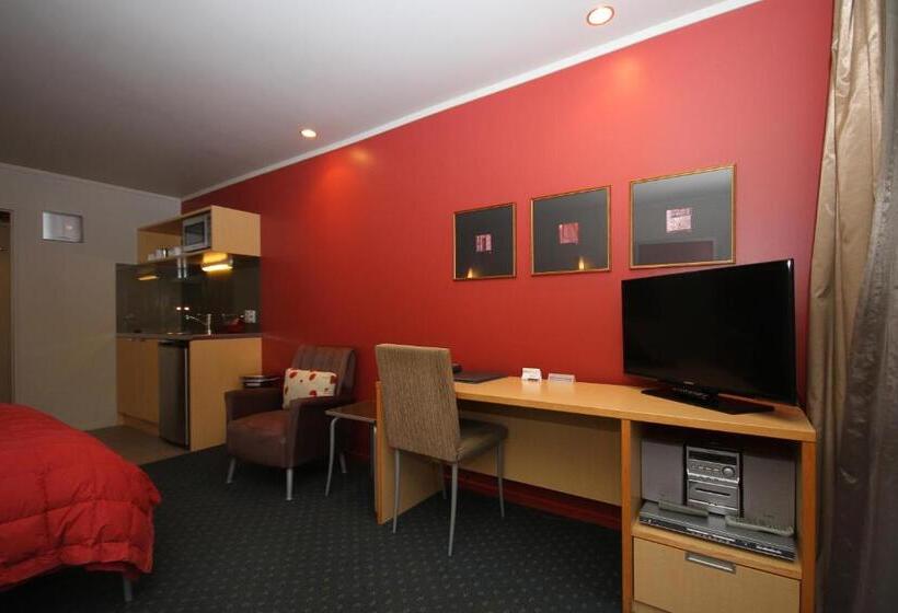 스탠다드 스튜디오, Bentleys Motor Inn
