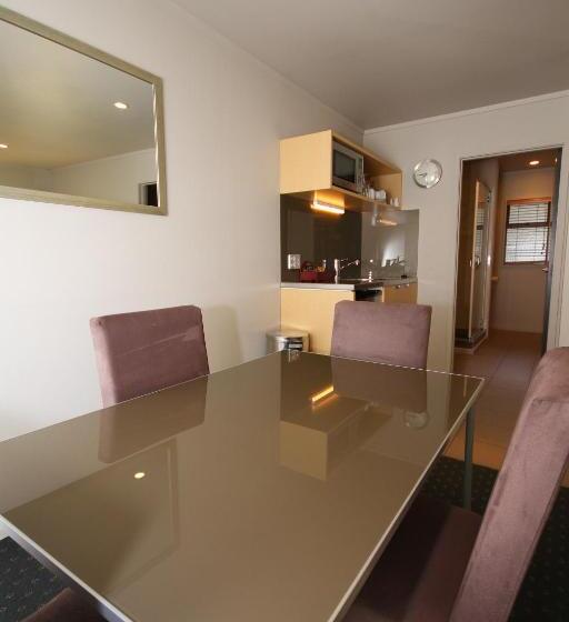 자쿠지 스위트, Bentleys Motor Inn