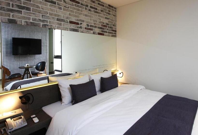 Quarto Estandar com Terraço, S&