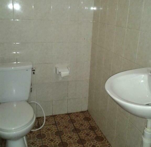 Basis Zimmer, Waringin Home Stay