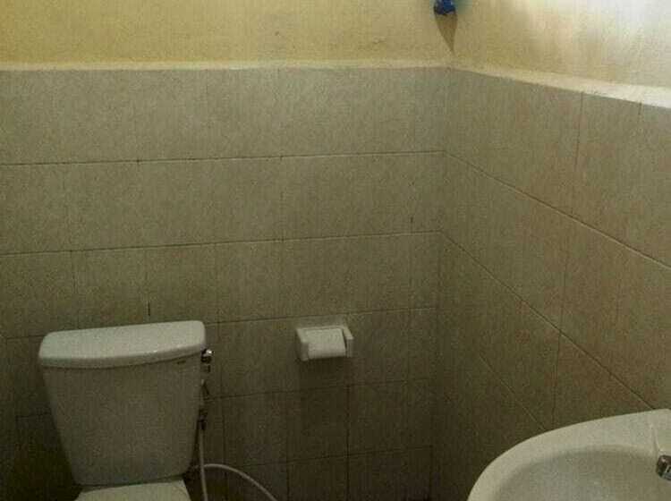 Basis Zimmer, Waringin Home Stay