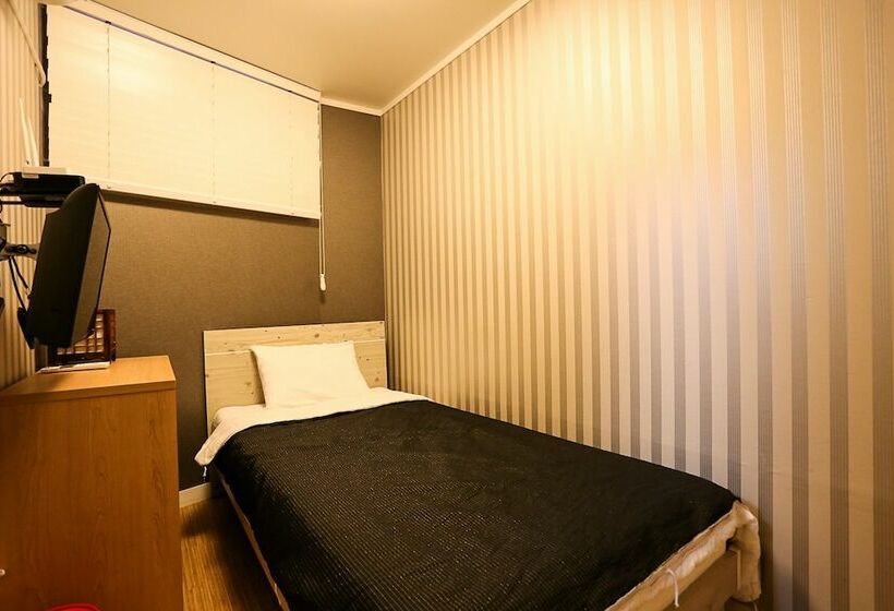 اتاق استاندارد یک نفره, Mama Guesthouse Myeongdong