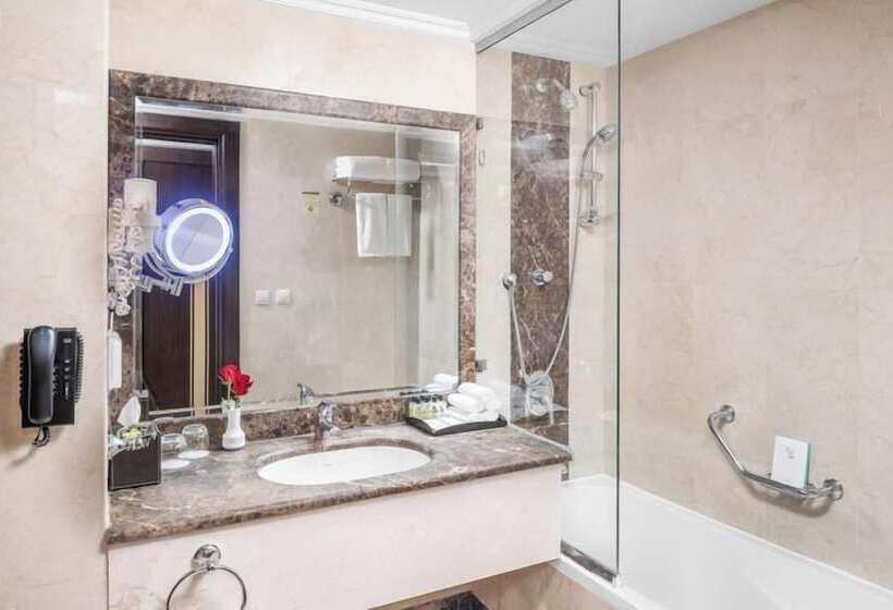 اتاق اجرایی سه نفره, Taiba Madinah