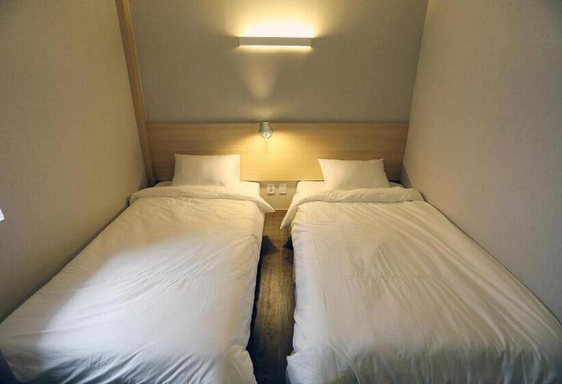 Quarto Estandar, 8 Hours