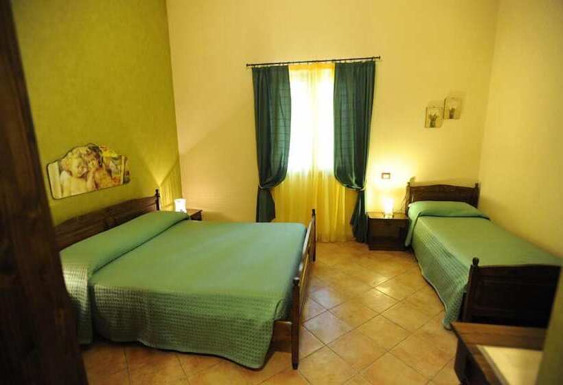 اتاق استاندارد سه نفره, Alle Pendici