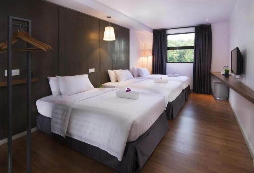 اتاق سوپریور سه تخته, T+ Hotel Butterworth