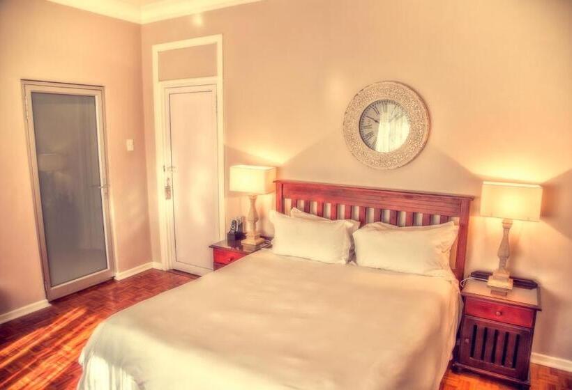 带大床的标准间, Nauntons Guest House
