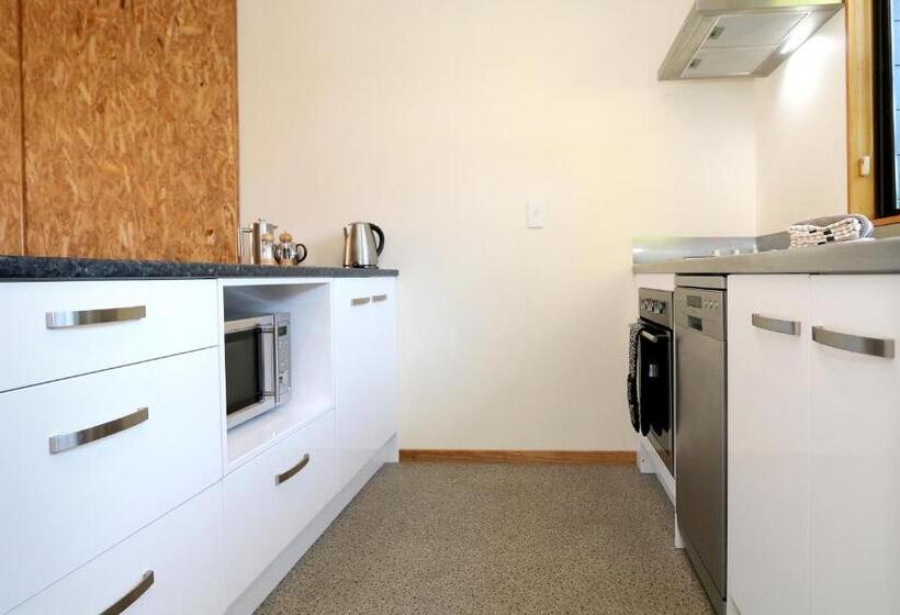 Апартаменты 2 Спальни, Queenstown Holiday Park Creeksyde