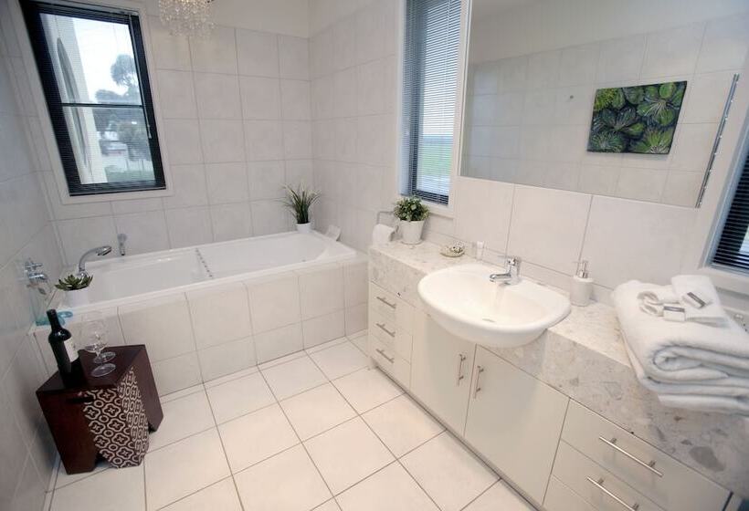 آپارتمان لوکس 1 خوابه, Hilltop Apartments Phillip Island   Adults Only