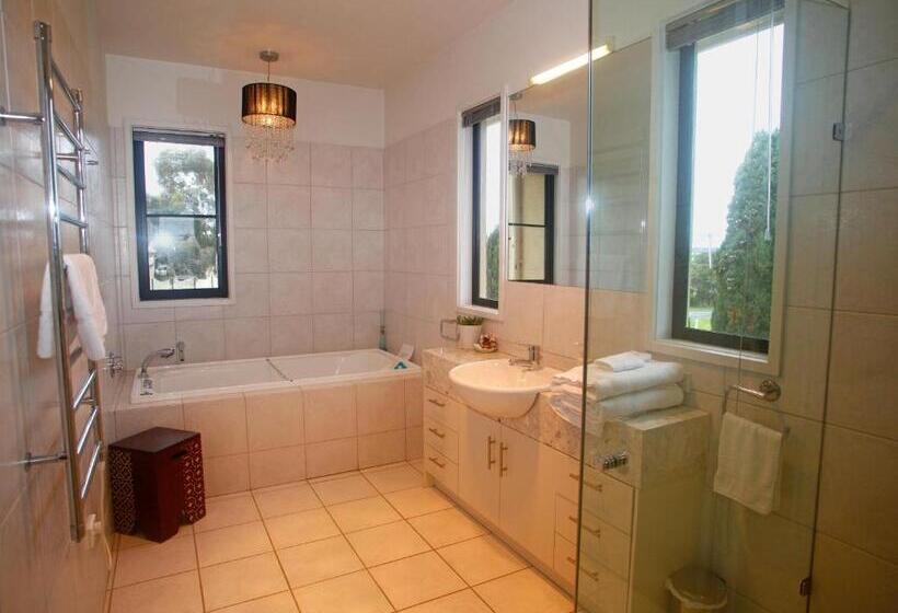 آپارتمان لوکس 1 خوابه, Hilltop Apartments Phillip Island   Adults Only