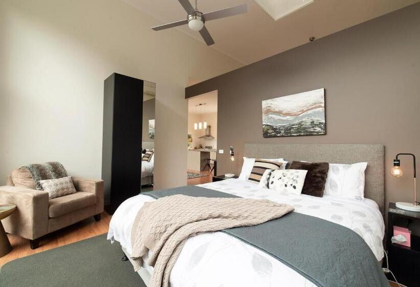 کلبه دلوکس, Hilltop Apartments Phillip Island   Adults Only