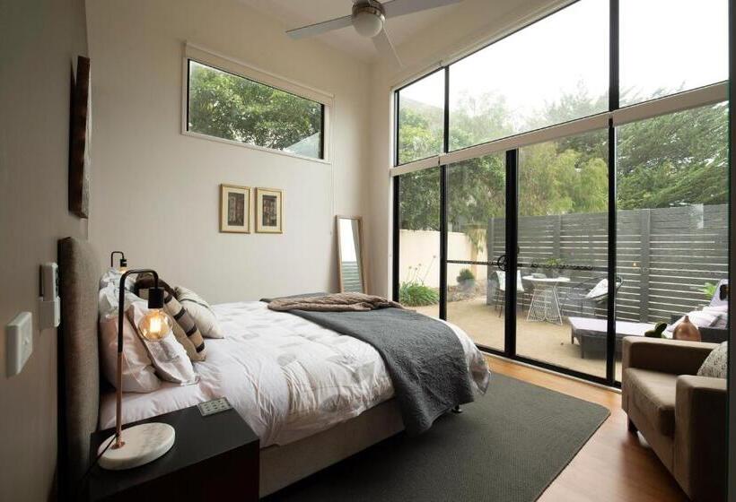 کلبه دلوکس, Hilltop Apartments Phillip Island   Adults Only