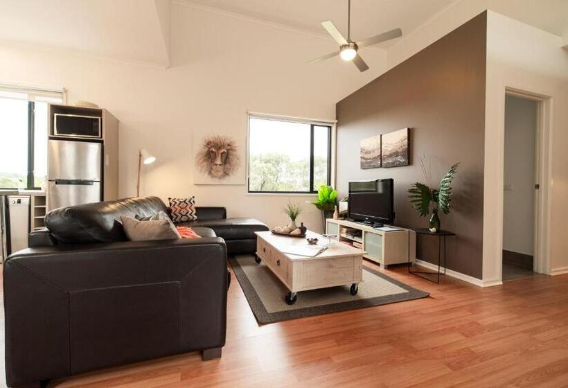 کلبه دلوکس, Hilltop Apartments Phillip Island   Adults Only