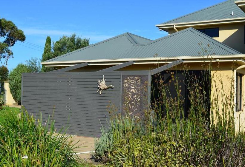 آپارتمان 1 خوابه با چشم‌انداز باغ, Hilltop Apartments Phillip Island   Adults Only
