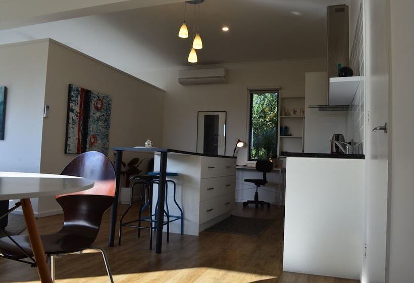 آپارتمان لوکس 1 خوابه, Hilltop Apartments Phillip Island   Adults Only