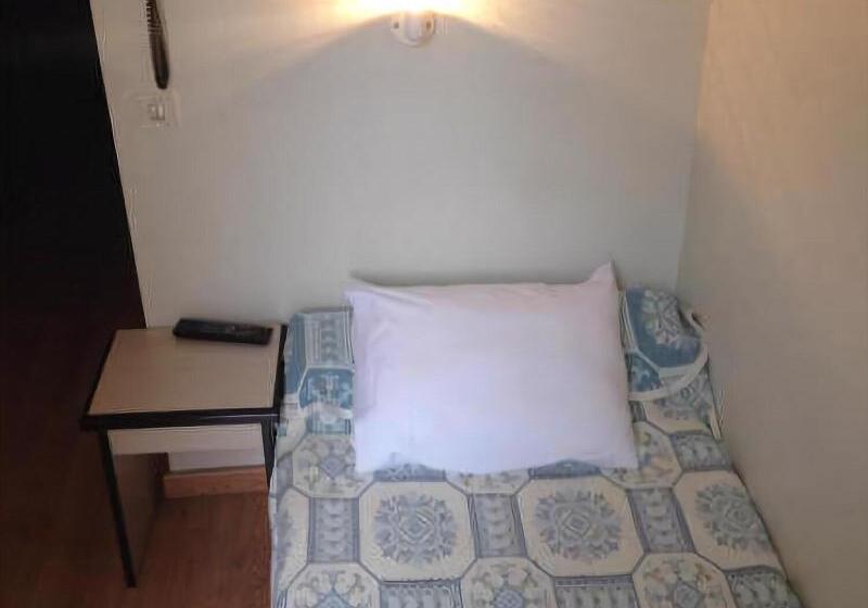 Standard Single Room, Le Milan