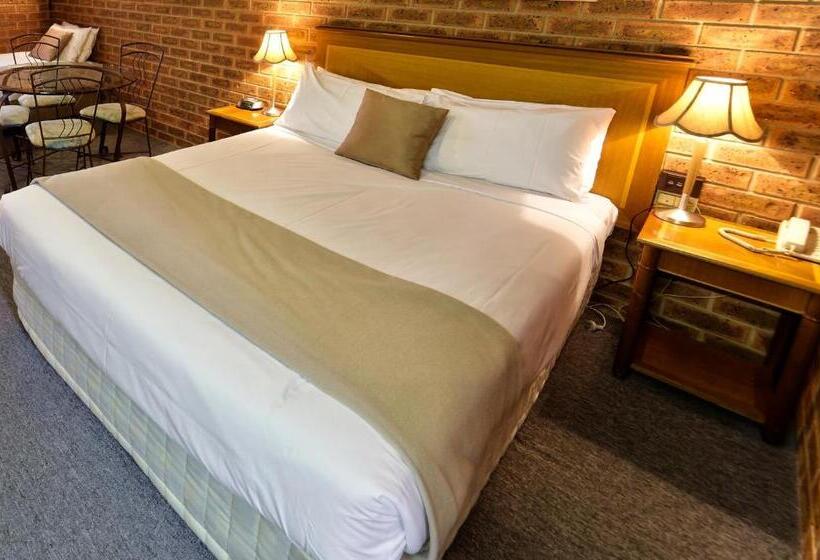 스탠다드 트리플 룸, Central Yarrawonga Motor Inn