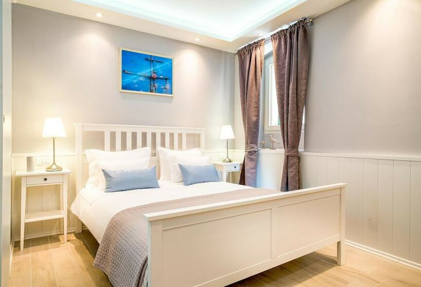 经典工作室, Serenity Split Apartments