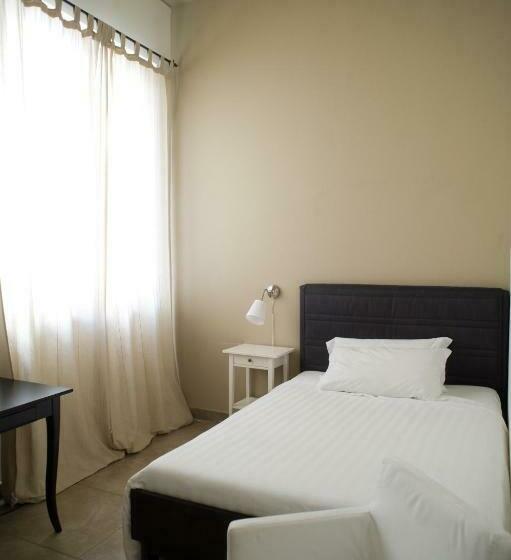اتاق استاندارد یک نفره, B&b Suite Paciotti