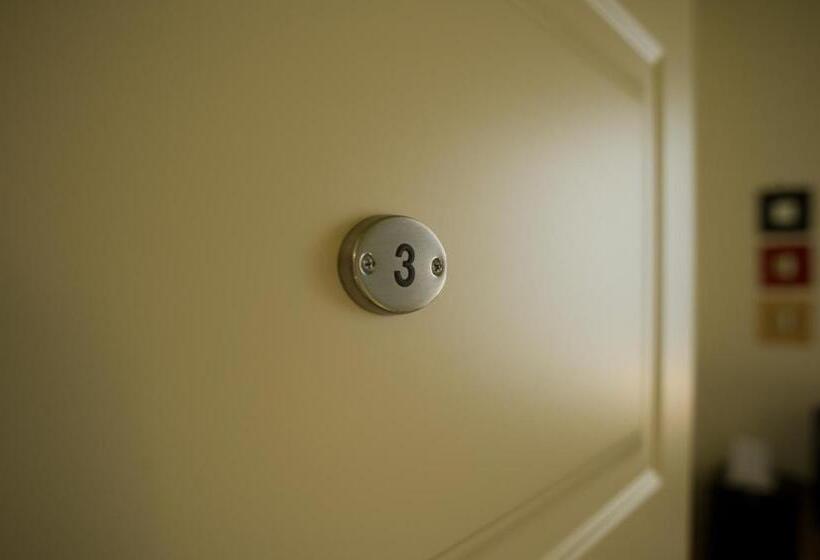 اتاق استاندارد, B&b Suite Paciotti