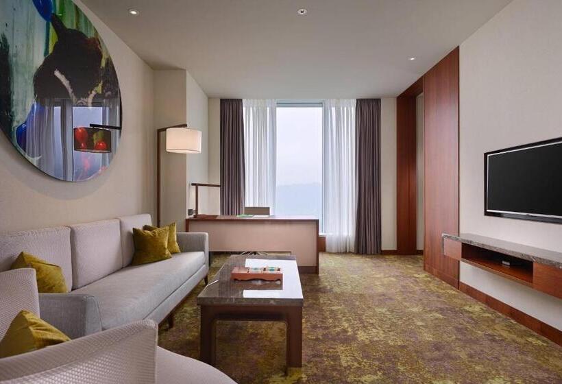 Deluxe Suite King Bed, Courtyard By Marriott Taipei