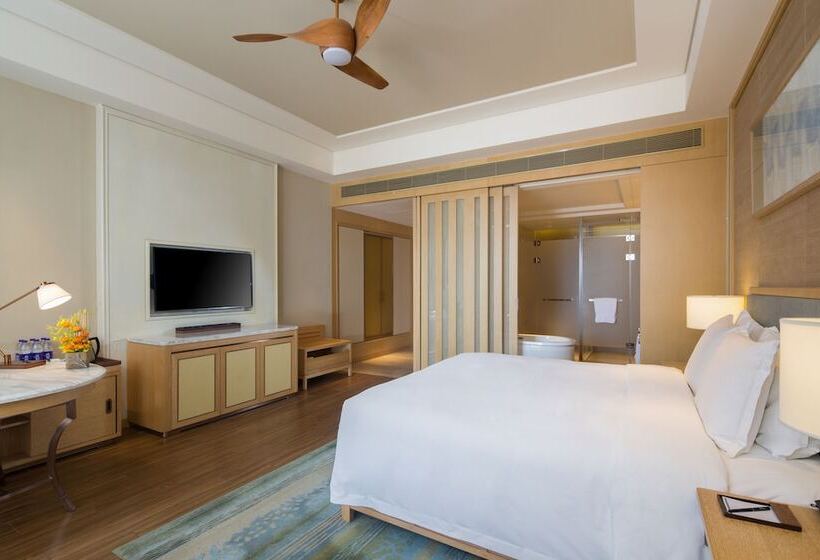 스탠다드 룸 킹사이즈 침대, Hilton Yuxi Fuxian Lake