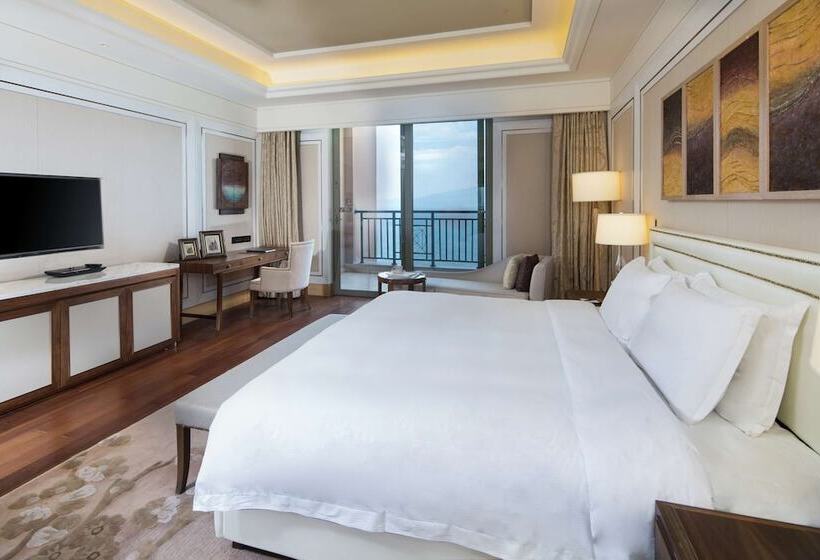 Люкс Повышенной Комфортности, Hilton Yuxi Fuxian Lake