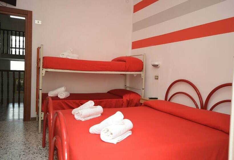 اتاق استاندارد چهار تخته, Villa Dei Platani
