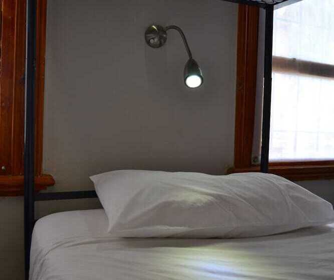 Кровать в Общей Комнате, Ashanti Lodge Backpackers