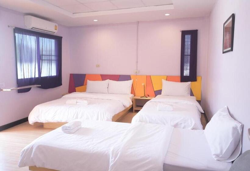 Quarto Quádruplo Estandar, Room@vipa