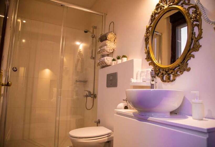 Chambre Deluxe, Teddy Alaçatı