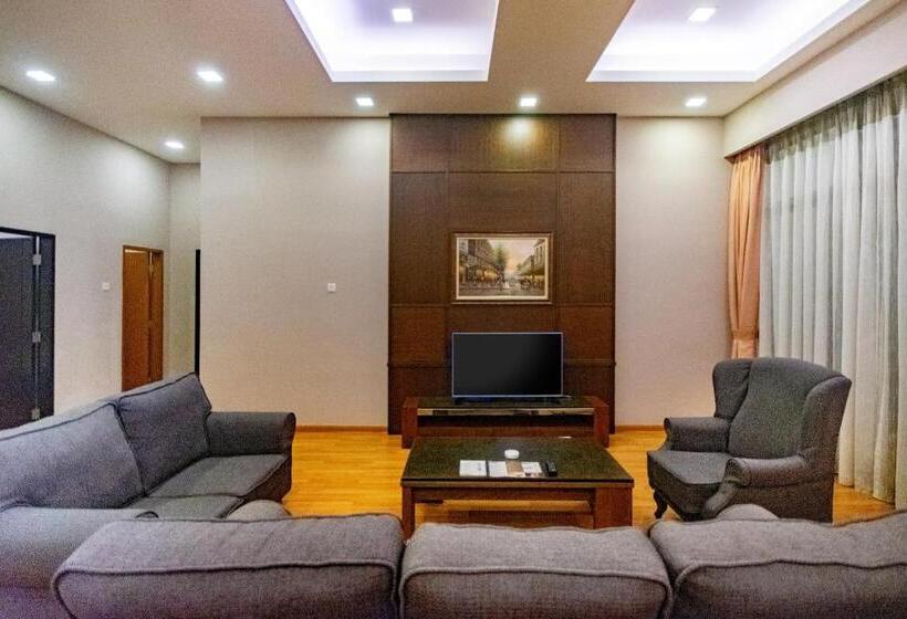 اتاق پنت هاوس, Nova Highlands