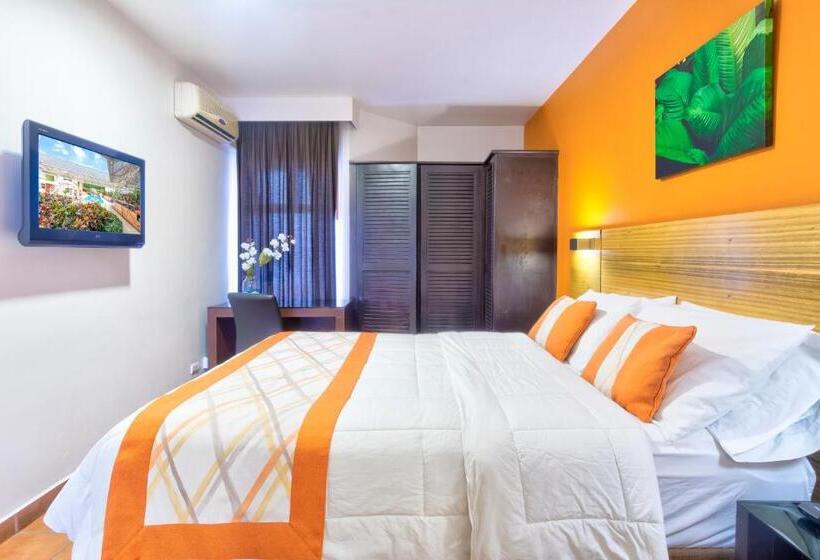 سوییت سوپریور, Residence Inn Suites Cristina