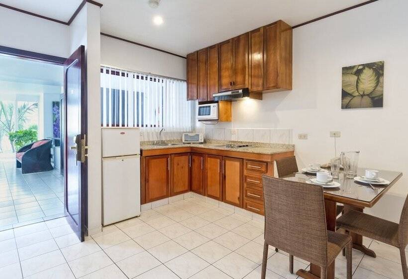 스위트, Residence Inn Suites Cristina