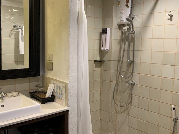 اتاق استاندارد, 99 The Gallery Hotel  Sha Extra Plus