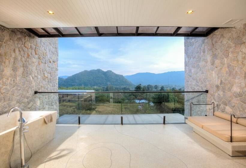 스탠다드 스튜디오, Botanica Khao Yai