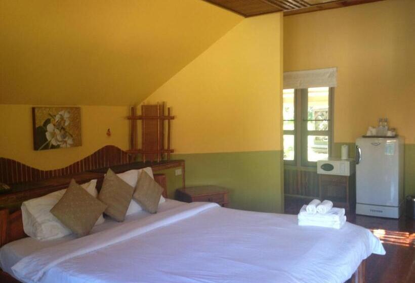 غرفة ديلوكس مطلة على حمام السباحة, Sairee Seaview Koh Tao   Hostel