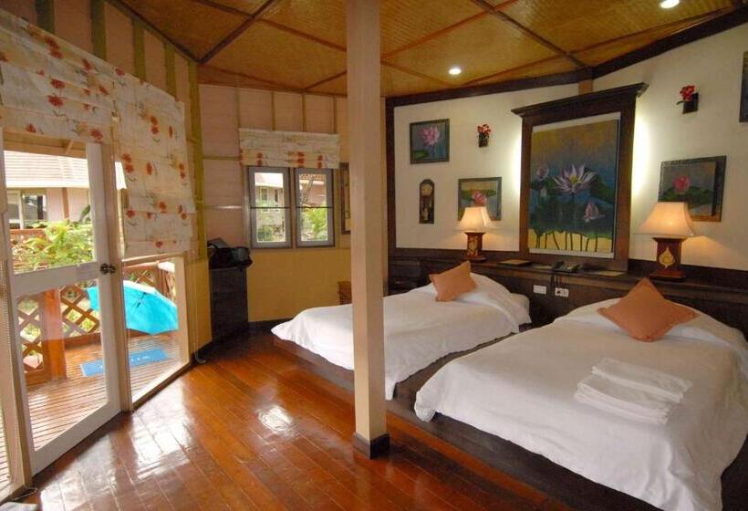 غرفة ديلوكس مطلة على حمام السباحة, Sairee Seaview Koh Tao   Hostel