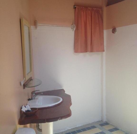 غرفة ديلوكس مطلّة علي البحر, Sairee Seaview Koh Tao   Hostel