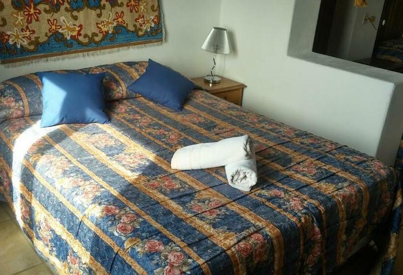اتاق استاندارد چهار تخته, La Pedrera